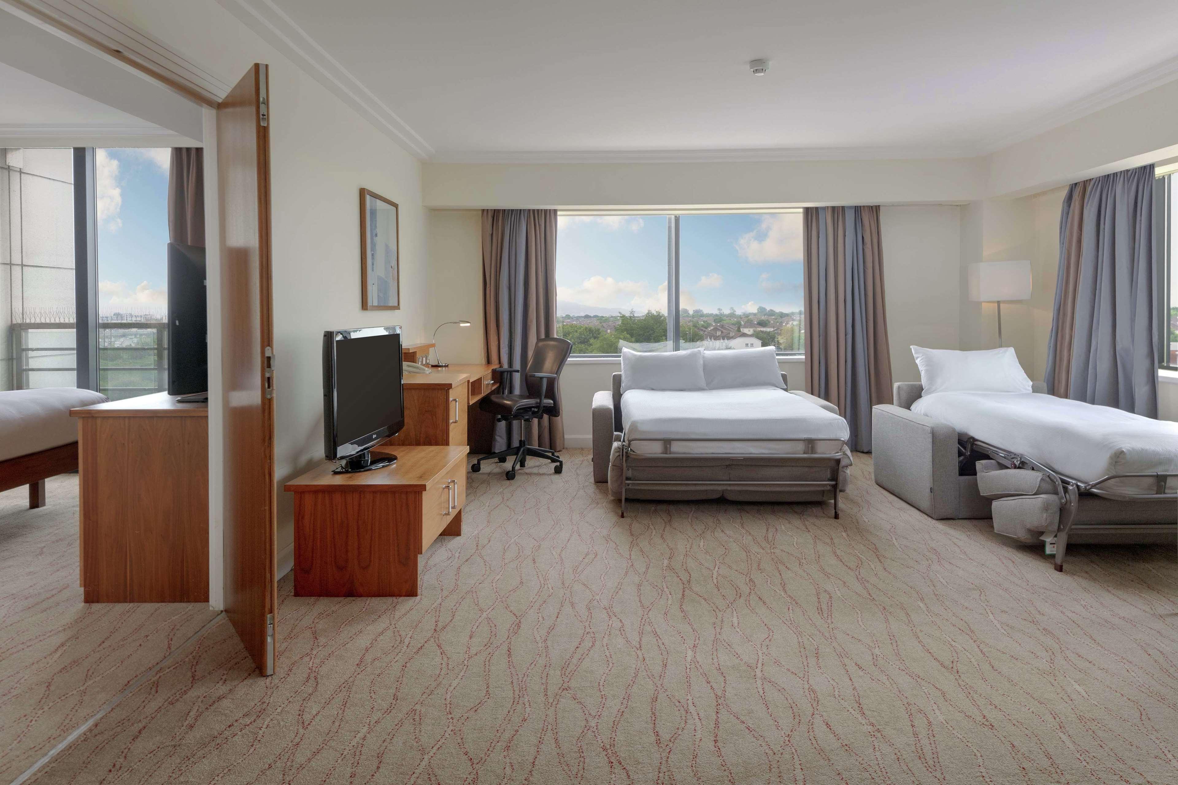 Hotel Hilton Dublin Airport Cloghran Exterior foto