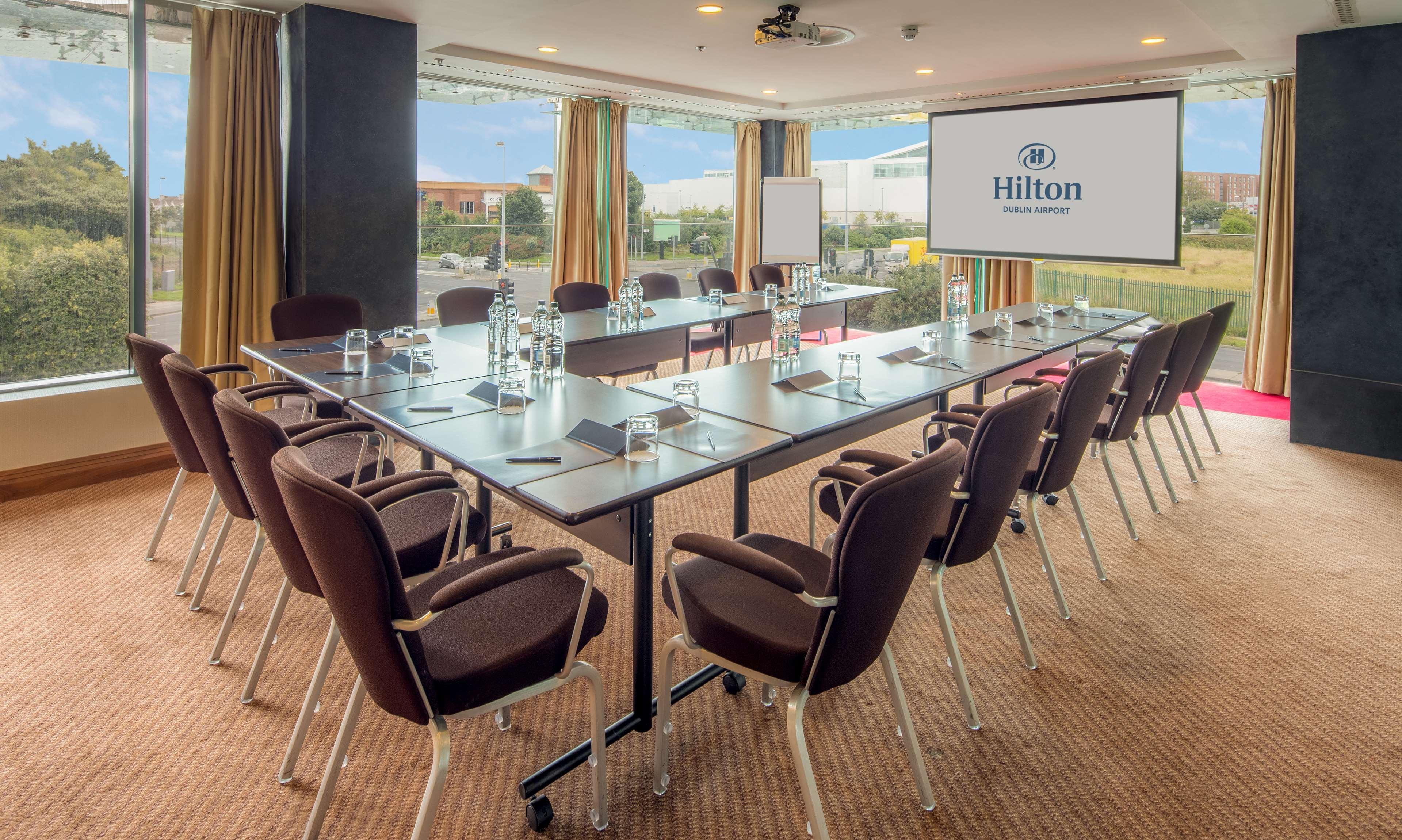 Hotel Hilton Dublin Airport Cloghran Exterior foto