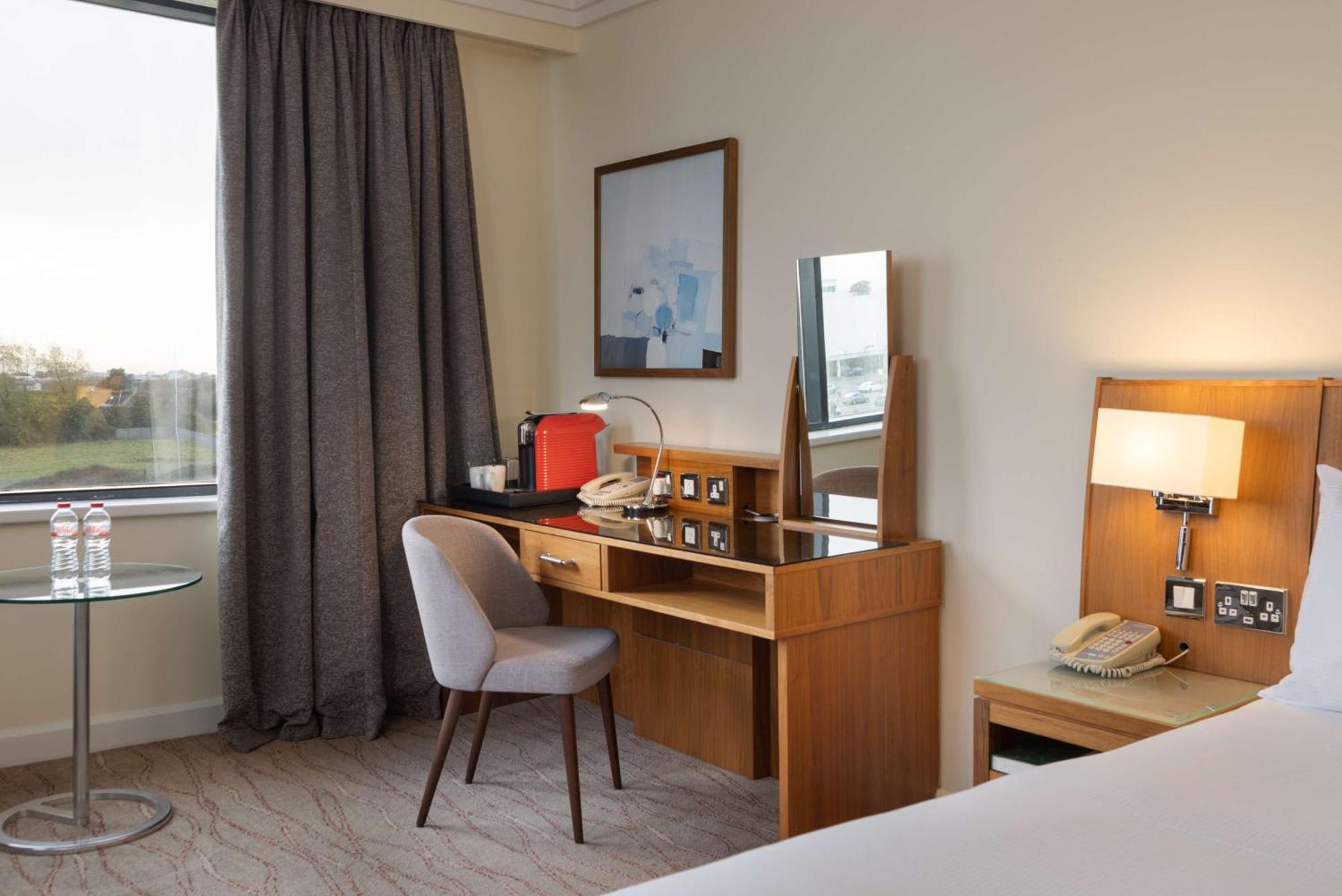 Hotel Hilton Dublin Airport Cloghran Exterior foto
